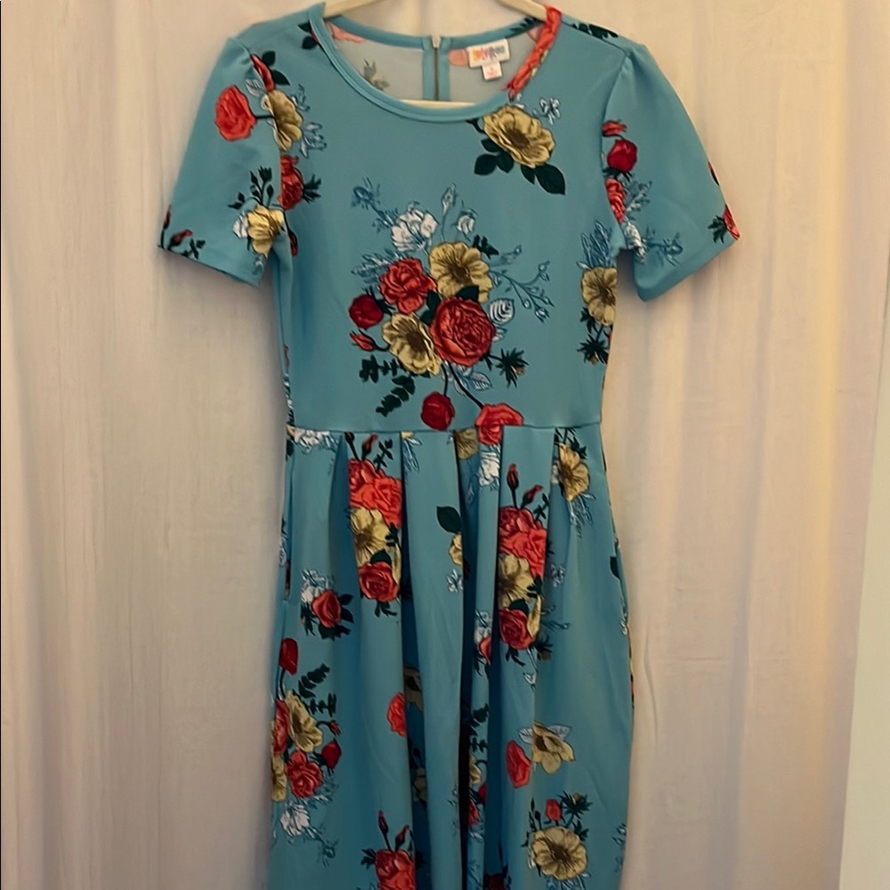 LuLaRoe AMELIA Dress Size SMALL.  Light blue with flowers